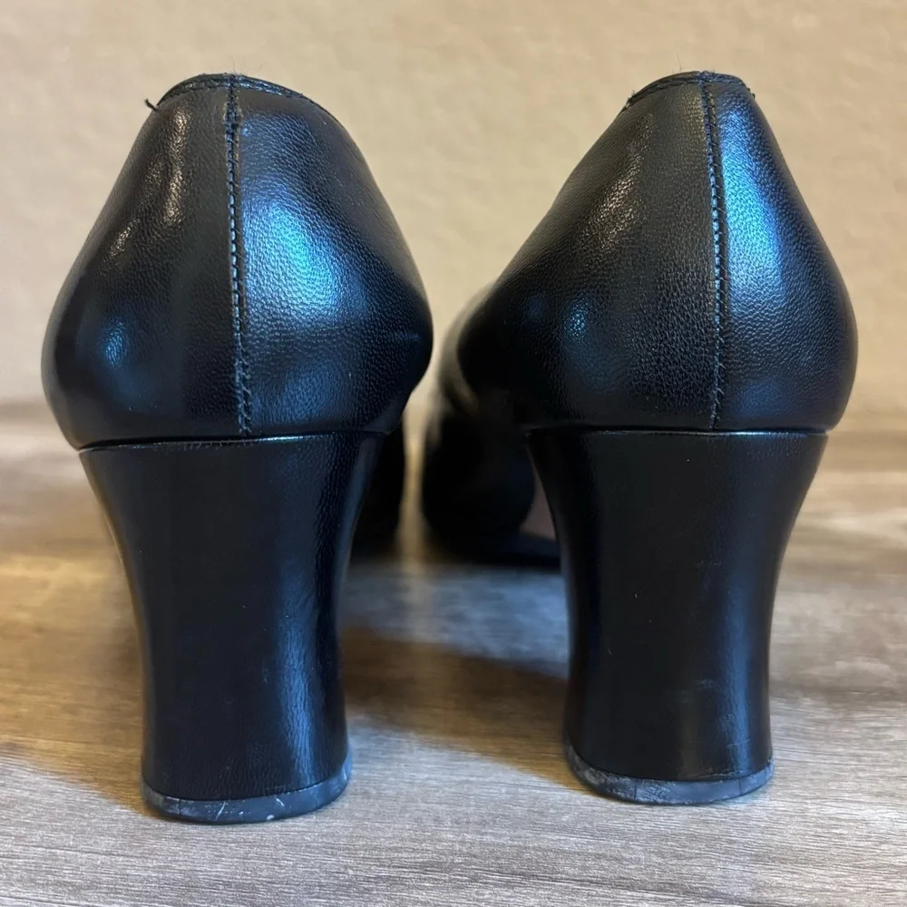 Salvatore Ferragamo Black Leather Pumps Size 7.5 B